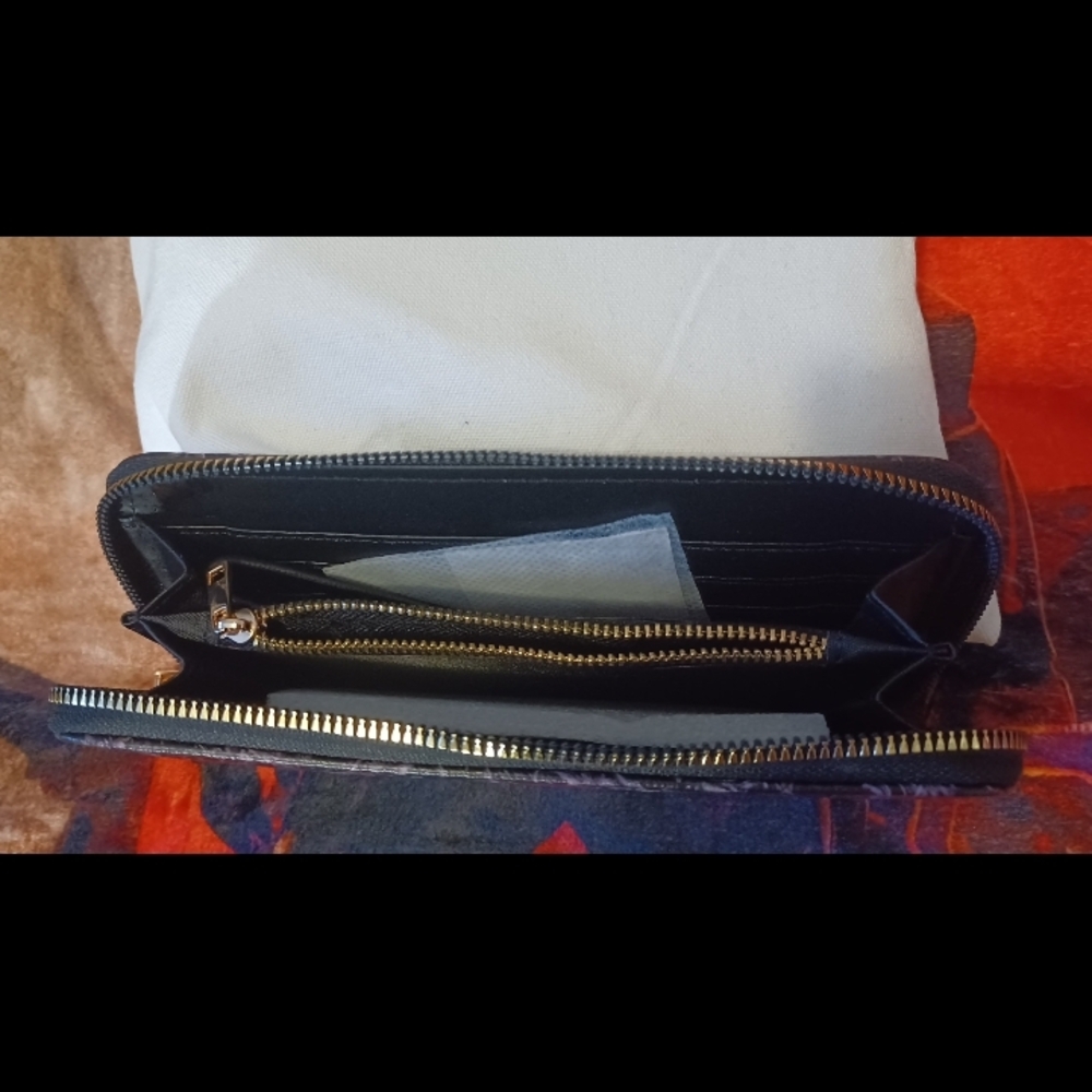 Gothic Black Skull Pattern  Long Wallet Vegan Leather - Picture 2 of 4